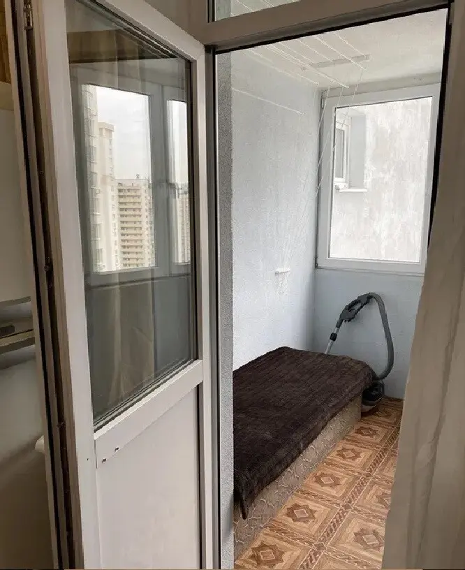 Фото Продаю 1-комнатную квартиру, 47 кв. м, Урловская ул. 23 Киев, цена: 75000 $, код 1567