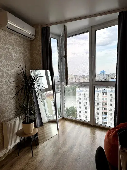 Фото Продаю 1-комнатную квартиру, 50 кв. м, Драгоманова ул. 2 Киев, цена: 68000 $, код 1568