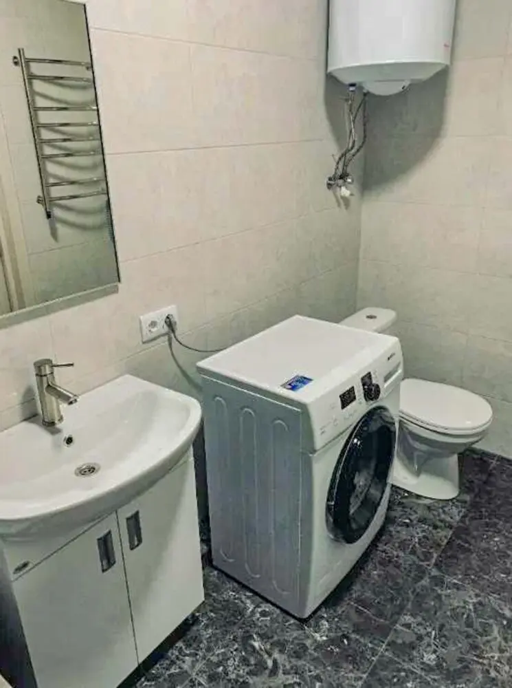 Фото Продаю 1 кімнатну квартиру, 40 кв. м, Центральна вул.  Київ, ціна: 80000 $, код 1569