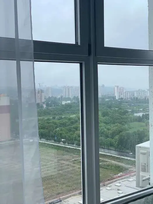 Фото Продаю 1-комнатную квартиру, 52 кв. м, Драгоманова ул. 2 Киев, цена: 82000 $, код 1577