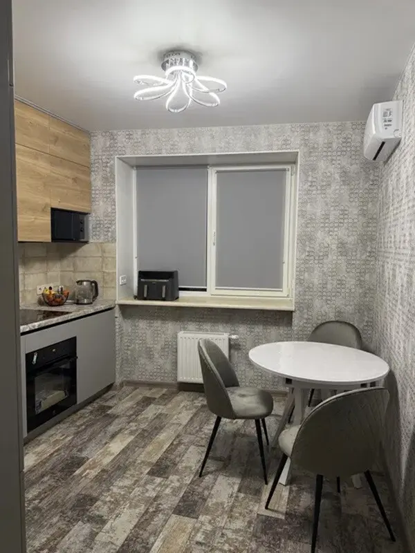 Фото Selling a 2-room apartment, 66 sq.m., Kharkivske Road 182 Kyiv, price: 120000 $, code 1580
