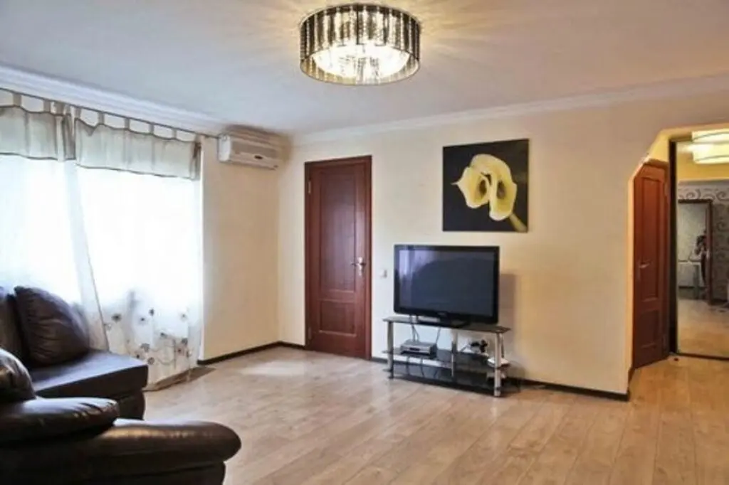 Фото Продаю 2 кімнатну квартиру, 50 кв. м, Лесі Українки бульв. 12 Київ, ціна: 94000 $, код 1581