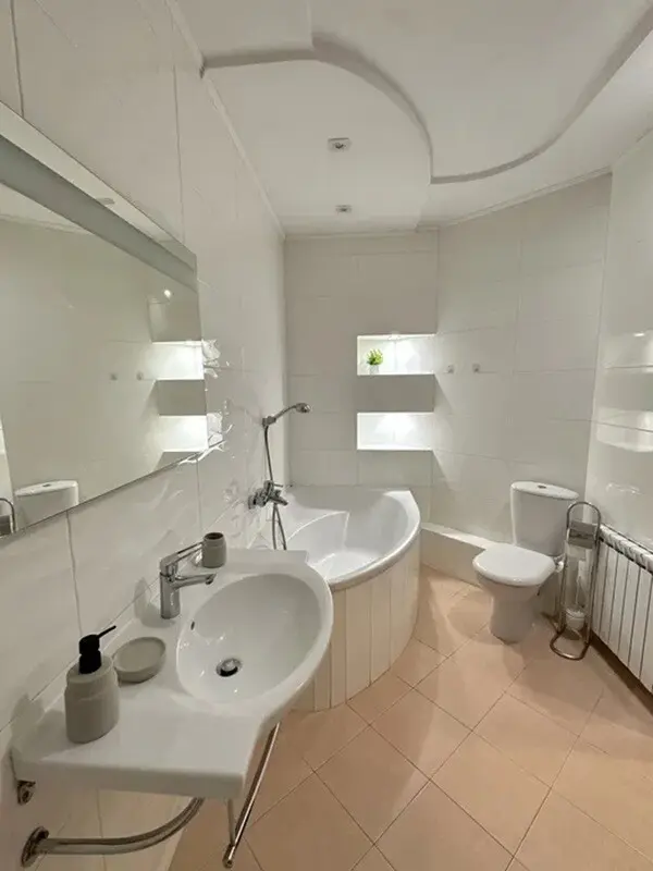 Фото Selling a 3-room apartment, 101 sq.m., Dragomanova Street 31б Kyiv, price: 149000 $, code 1583
