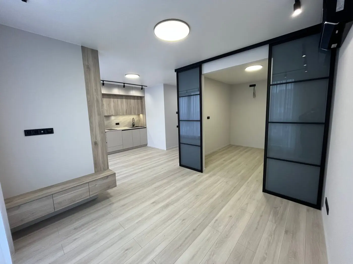 Фото Продаю 2 кімнатну квартиру, 42 кв. м, Ревуцького вул. 40 Київ, ціна: 83000 $, код 1606