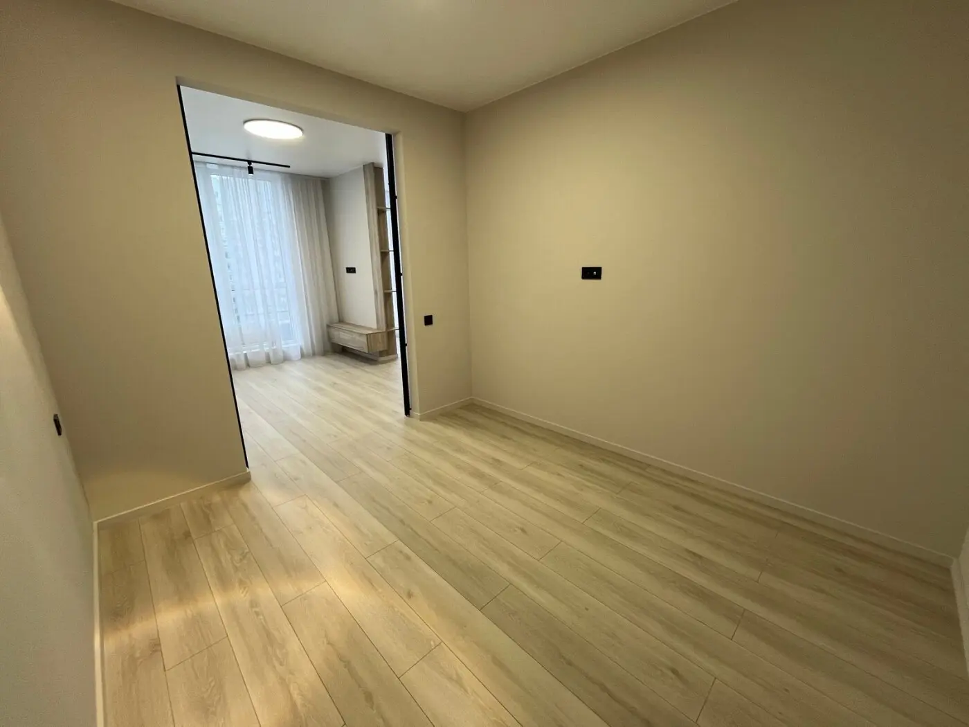 Фото Продаю 2 кімнатну квартиру, 42 кв. м, Ревуцького вул. 40 Київ, ціна: 83000 $, код 1606