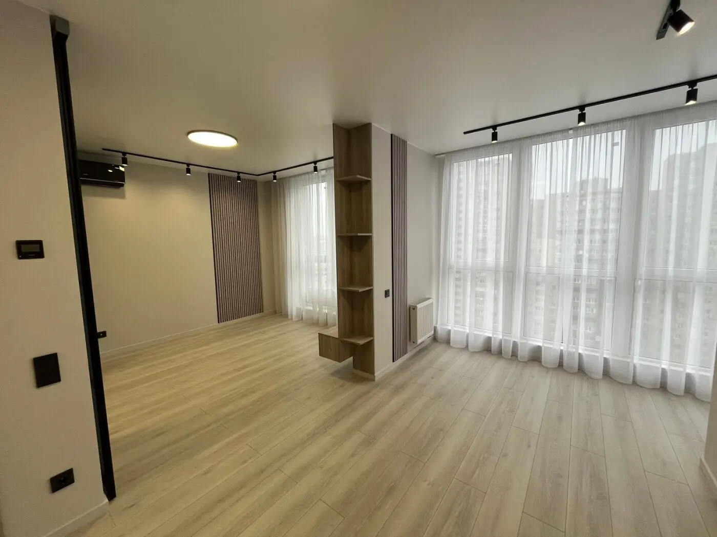 Фото Продаю 2 кімнатну квартиру, 42 кв. м, Ревуцького вул. 40 Київ, ціна: 83000 $, код 1606