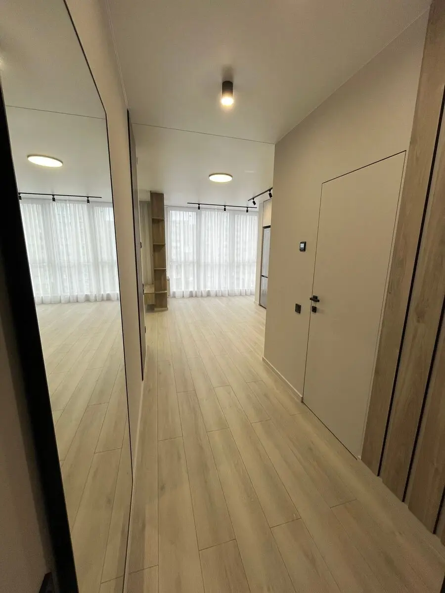 Фото Продаю 2 кімнатну квартиру, 42 кв. м, Ревуцького вул. 40 Київ, ціна: 83000 $, код 1606