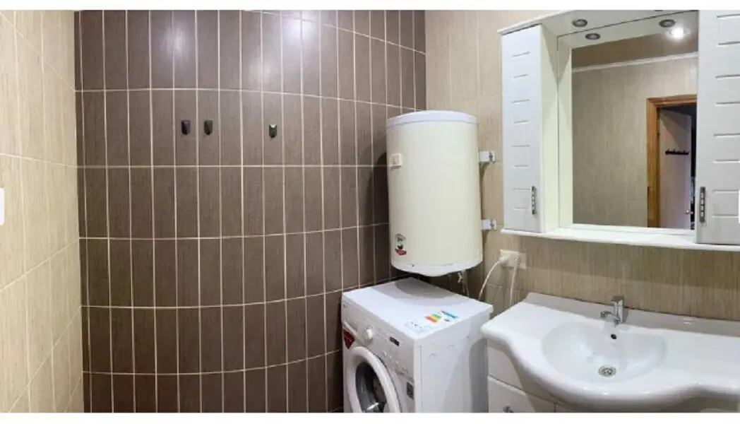 Фото Продаю 2 кімнатну квартиру, 67 кв. м, Драгоманова вул. 12 Київ, ціна: 80000 $, код 1616