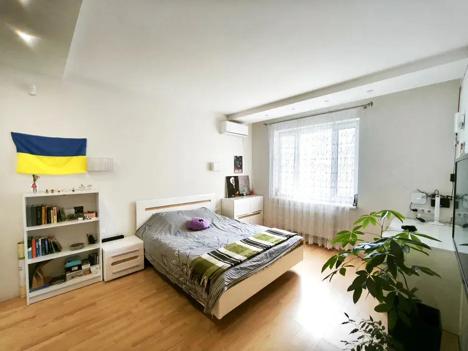 Фото Продаю 2 кімнатну квартиру, 62 кв. м, Драгоманова вул. 6 Київ, ціна: 83000 $, код 1625