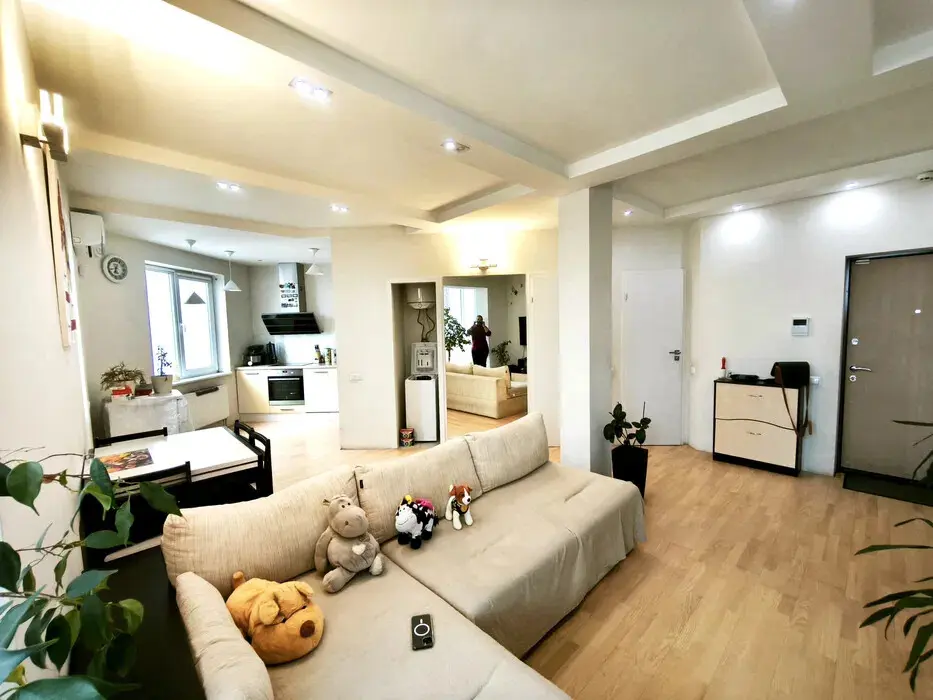 Фото Продаю 2 кімнатну квартиру, 62 кв. м, Драгоманова вул. 6 Київ, ціна: 83000 $, код 1625