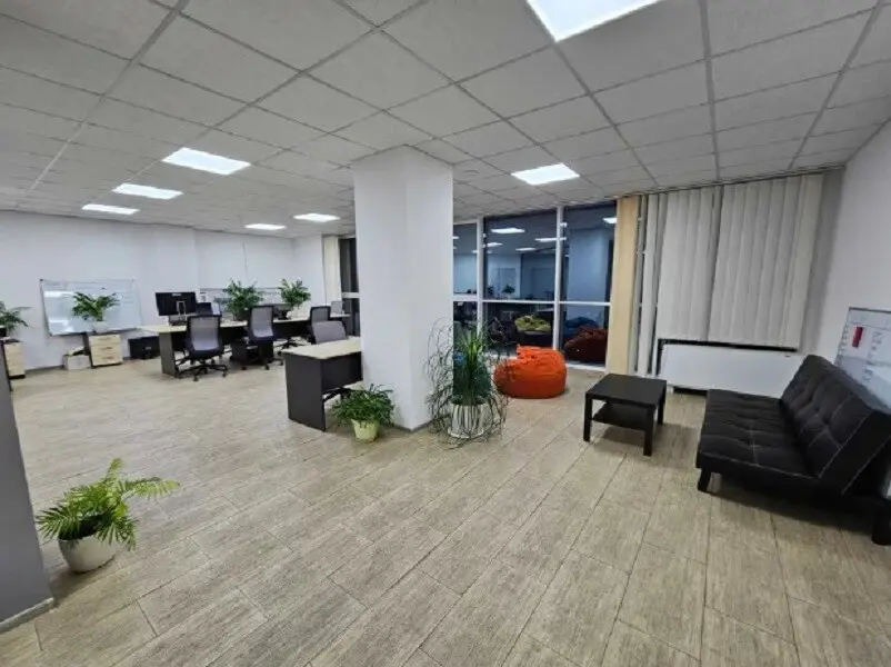 Фото Rent an office, Holosiivskyi Avenue (40-richchia Zhovtnia Avenue) 132 Kyiv for long-term rent, price: 66400 грн, code 1639