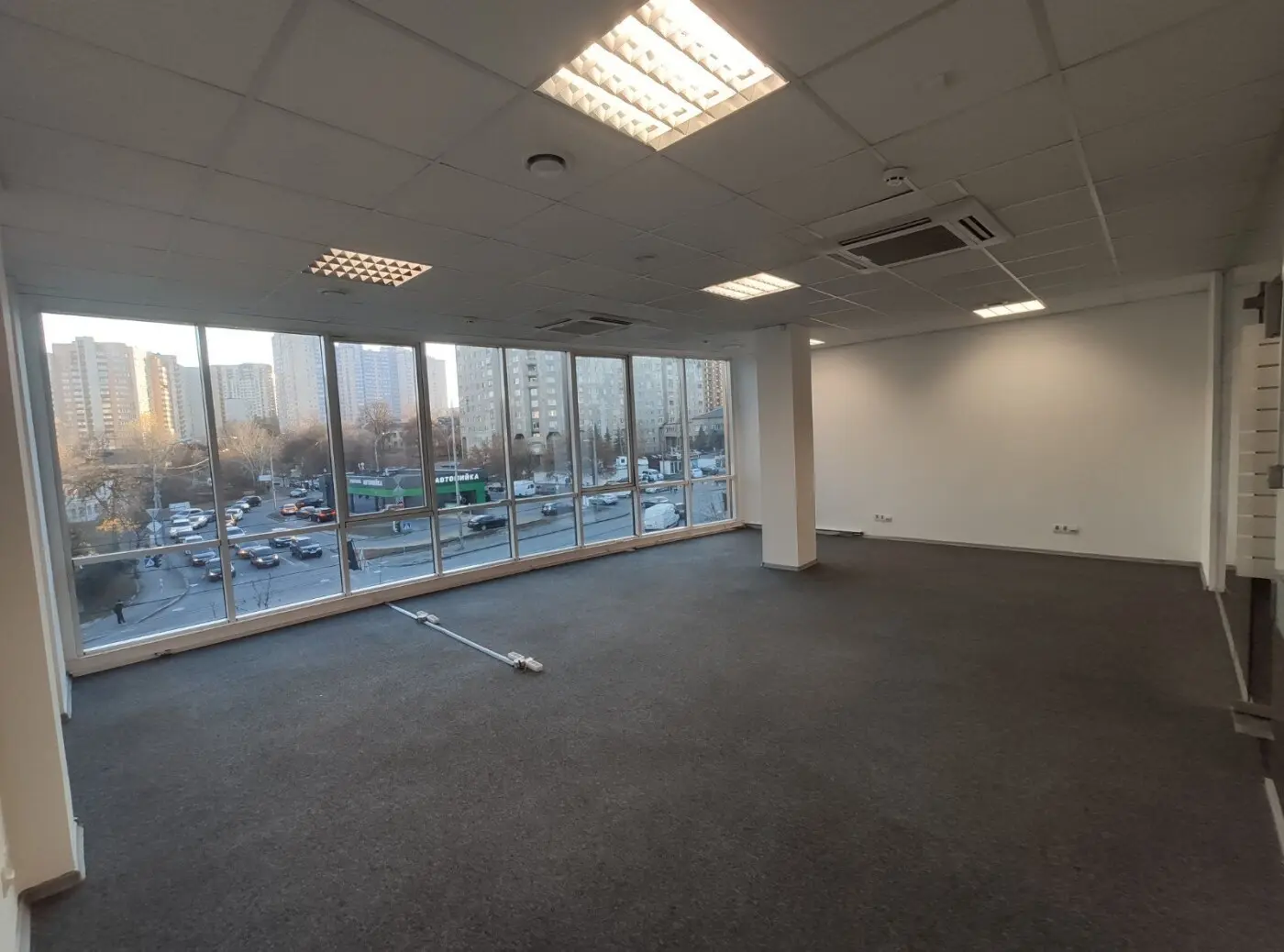 Фото Rent an office, Valeriia Lobanovskoho Avenue (Chervonozorianyi Avenue) 119 Kyiv for long-term rent, price: 74700 грн, code 1640