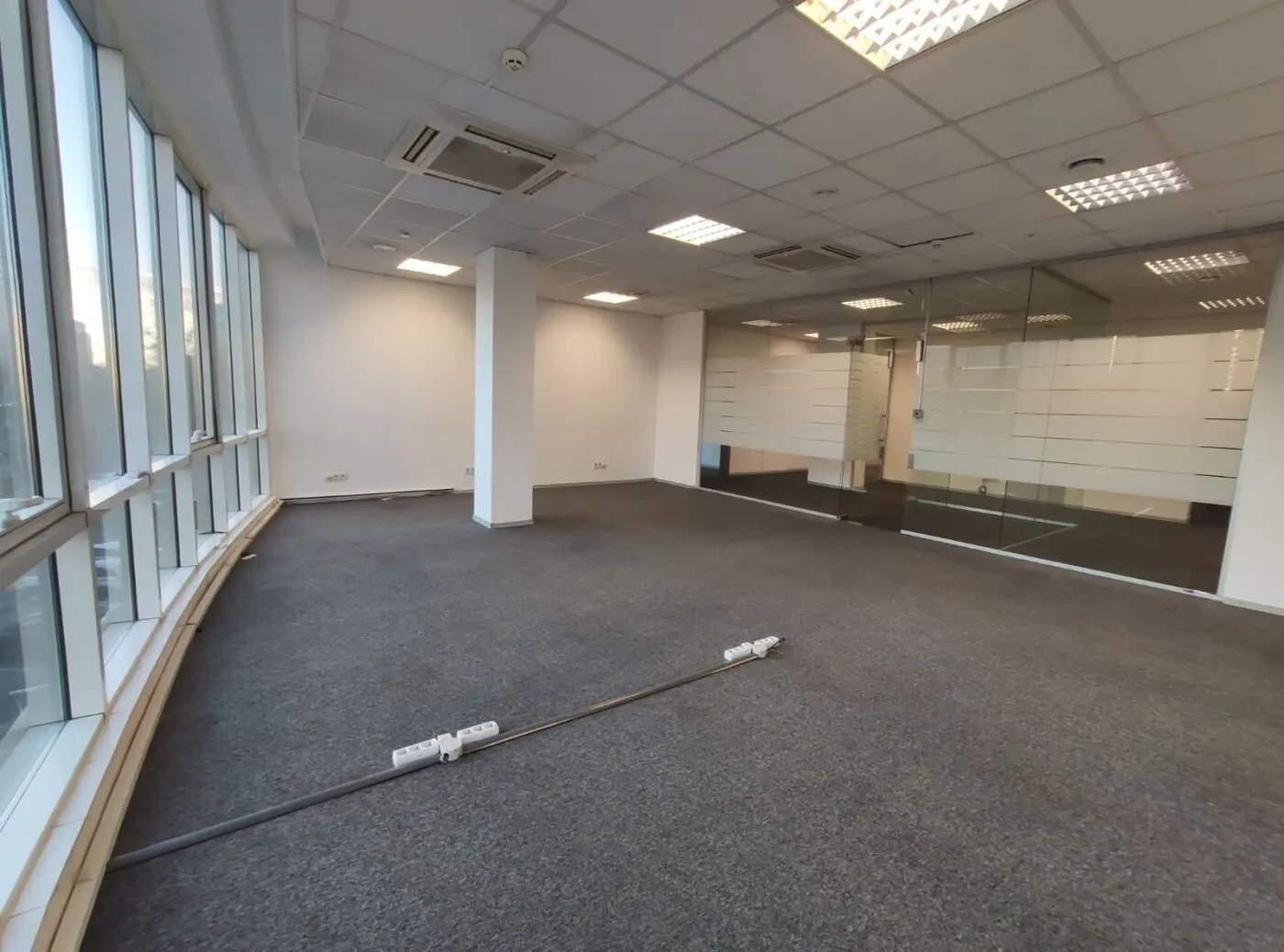 Фото Rent an office, Valeriia Lobanovskoho Avenue (Chervonozorianyi Avenue) 119 Kyiv for long-term rent, price: 74700 грн, code 1640