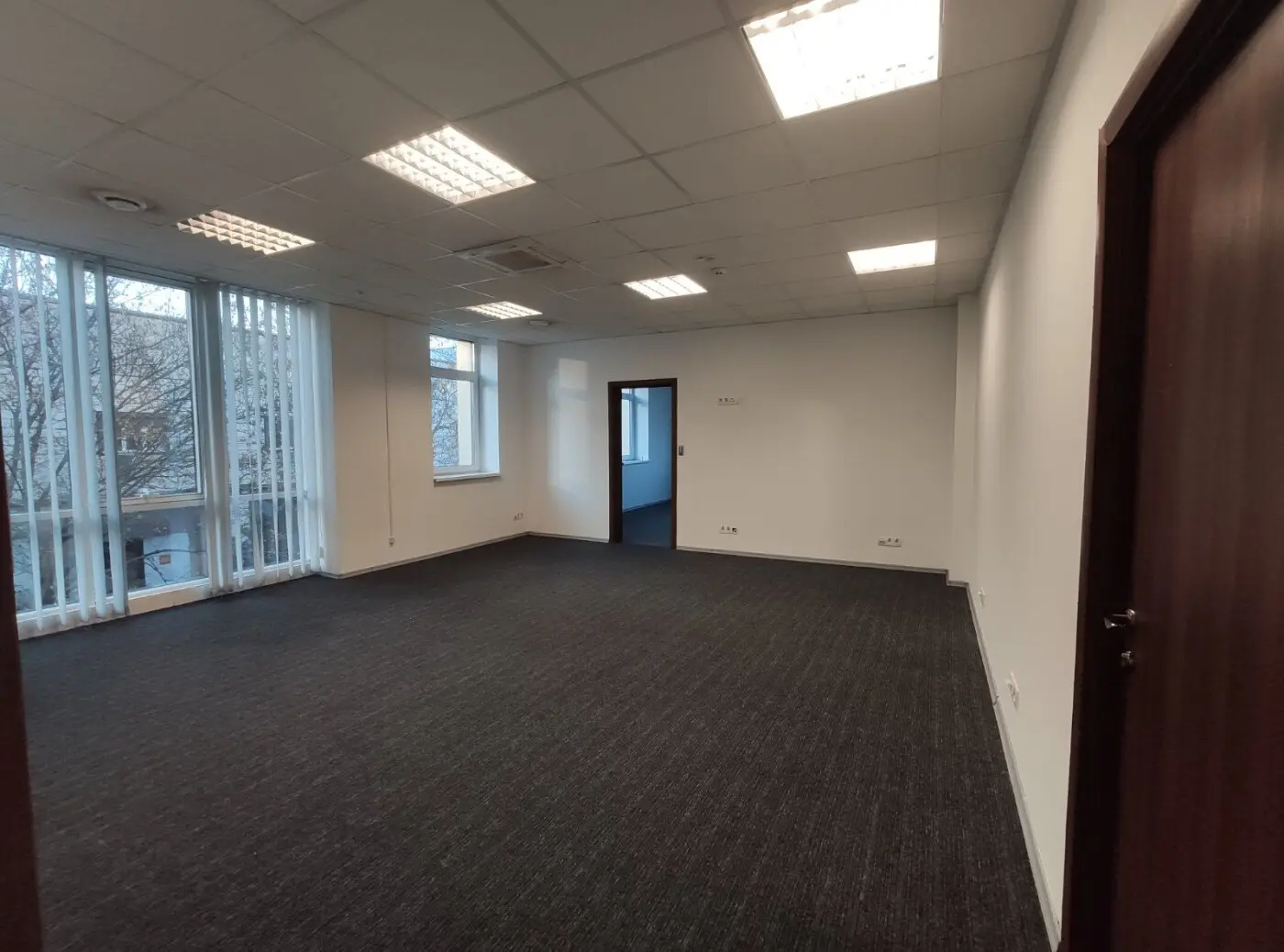 Фото Rent an office, Valeriia Lobanovskoho Avenue (Chervonozorianyi Avenue) 119 Kyiv for long-term rent, price: 74700 грн, code 1640