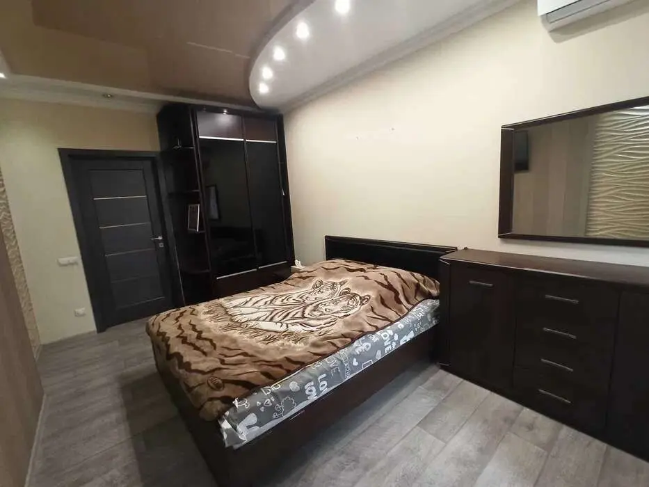 Фото Selling a 2-room apartment, 77 sq.m., Dragomanova Street 2 Kyiv, price: 125000 $, code 1642