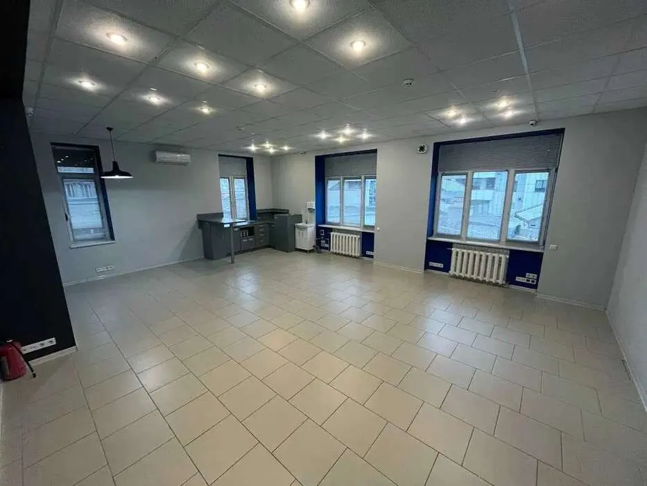 Фото Rent an office, Sribnokilska Street 1 Kyiv for long-term rent, price: 30000 грн, code 1661