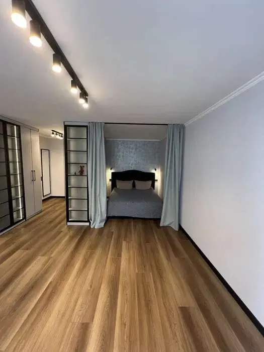 Фото Продаю 1-комнатную квартиру, 43 кв. м, Урловская ул. 23 Киев, цена: 90000 $, код 1682