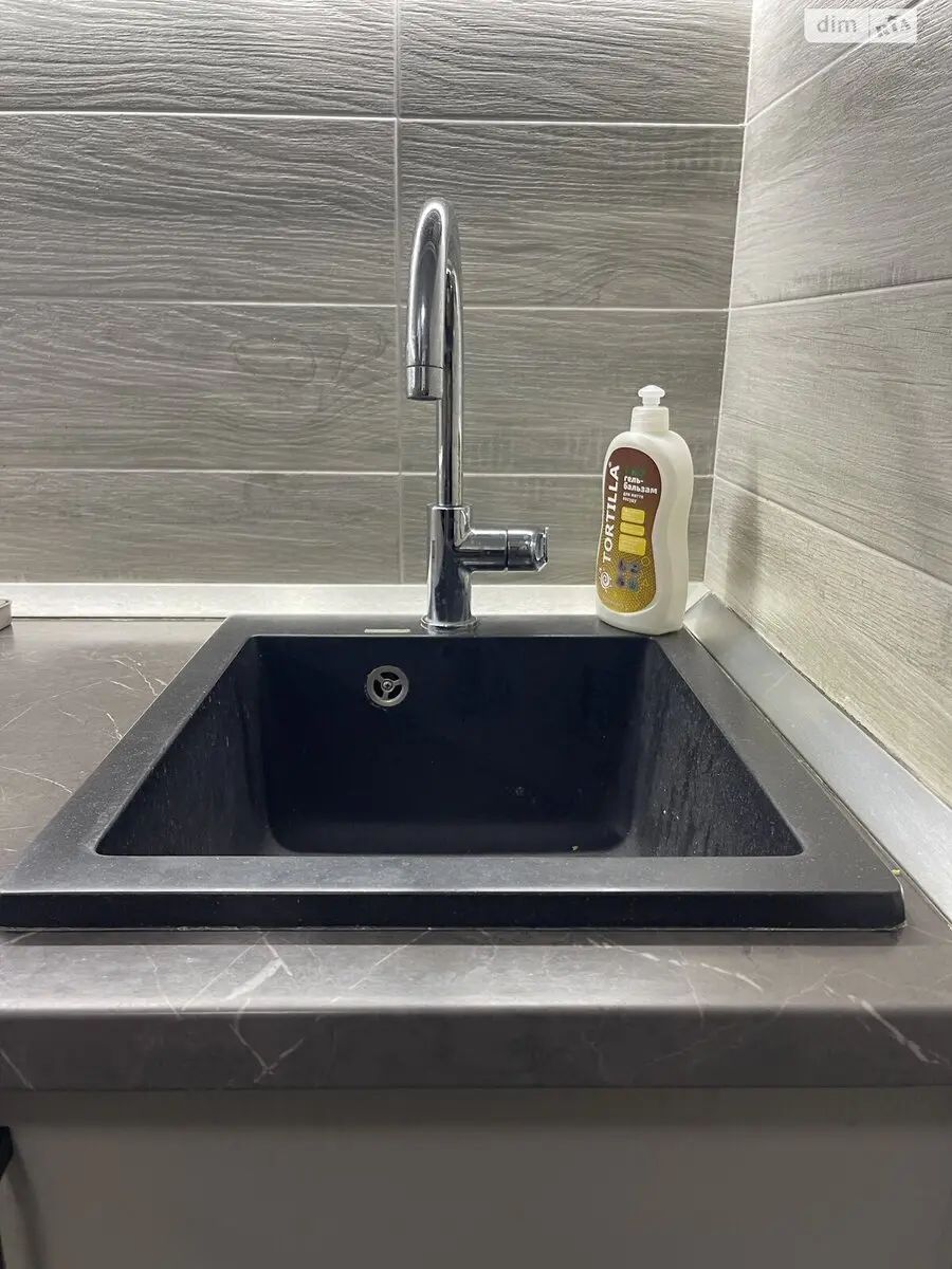 Фото Продаю 1 кімнатну квартиру, 20 кв. м, Верховинна вул. 81 Київ, ціна: 39999 $, код 1711