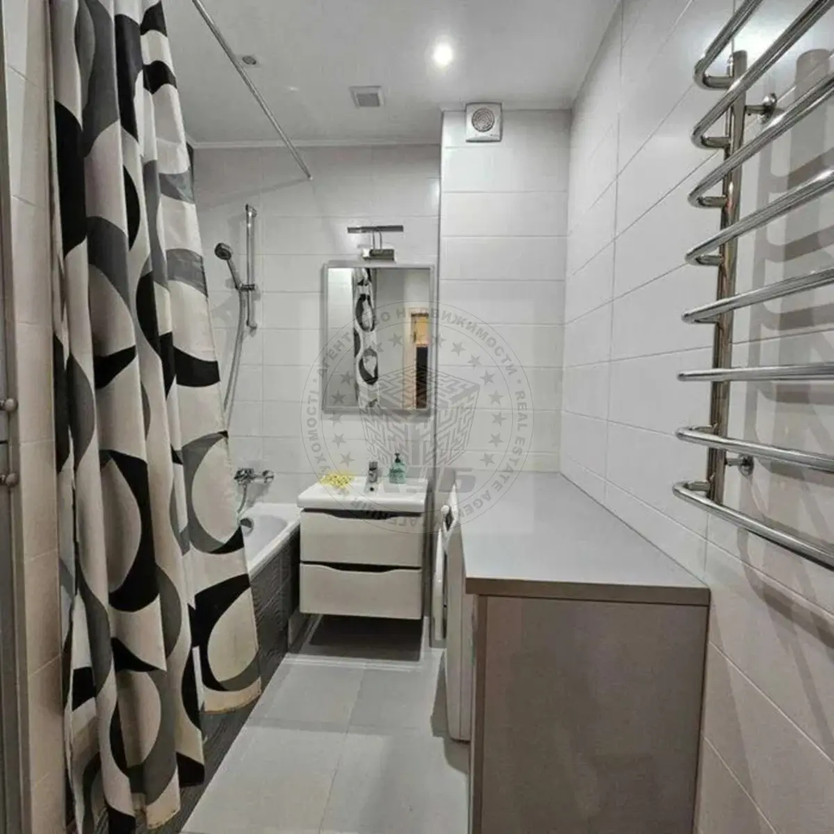 Фото Selling a 1-room apartment, 50 sq.m., Harmatna Street 18 Kyiv, price: 97000 $, code 1713