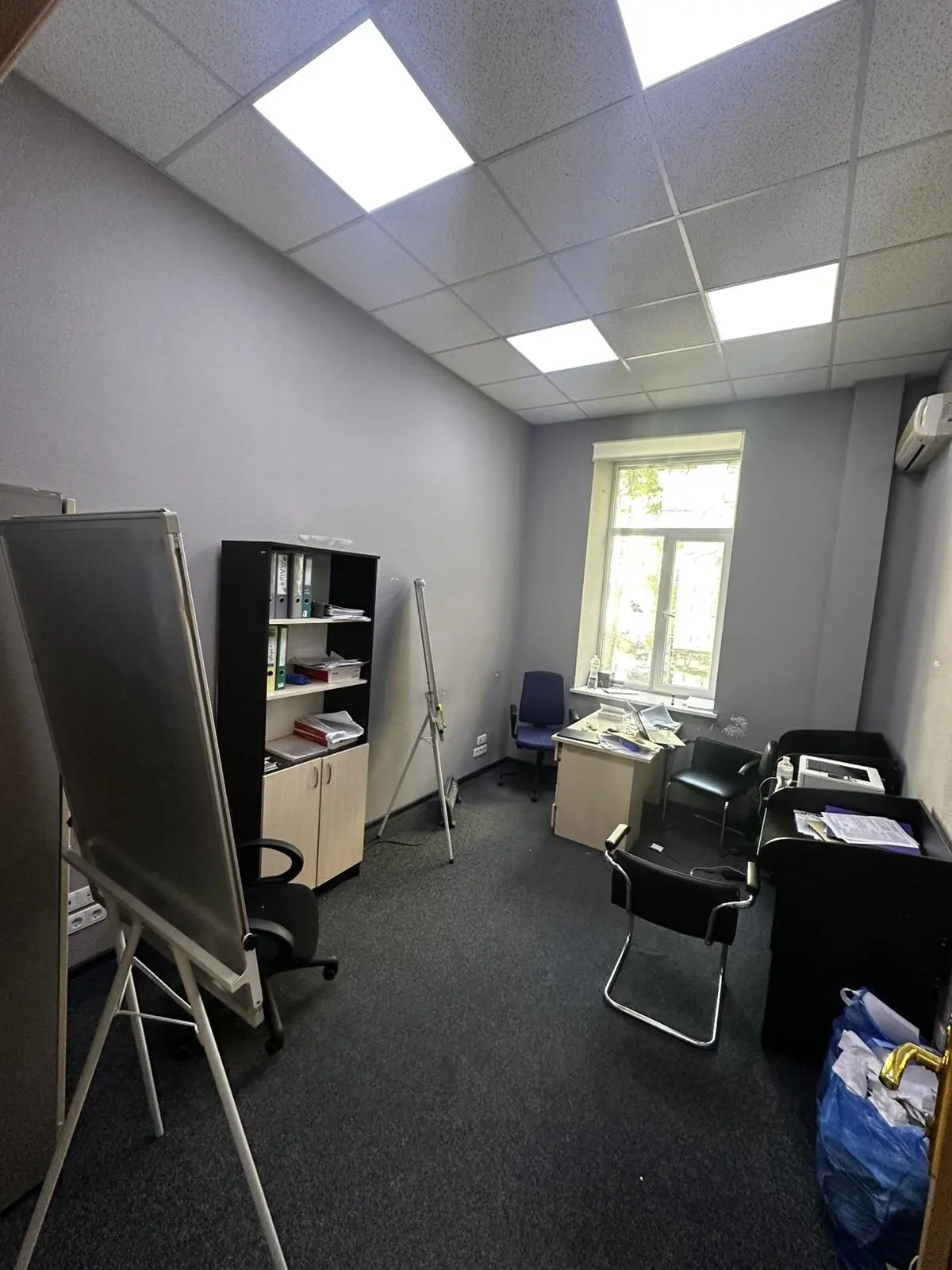 Фото Rent an office, Volodymyrska Street  Kyiv for long-term rent, price: 25000 грн, code 1717