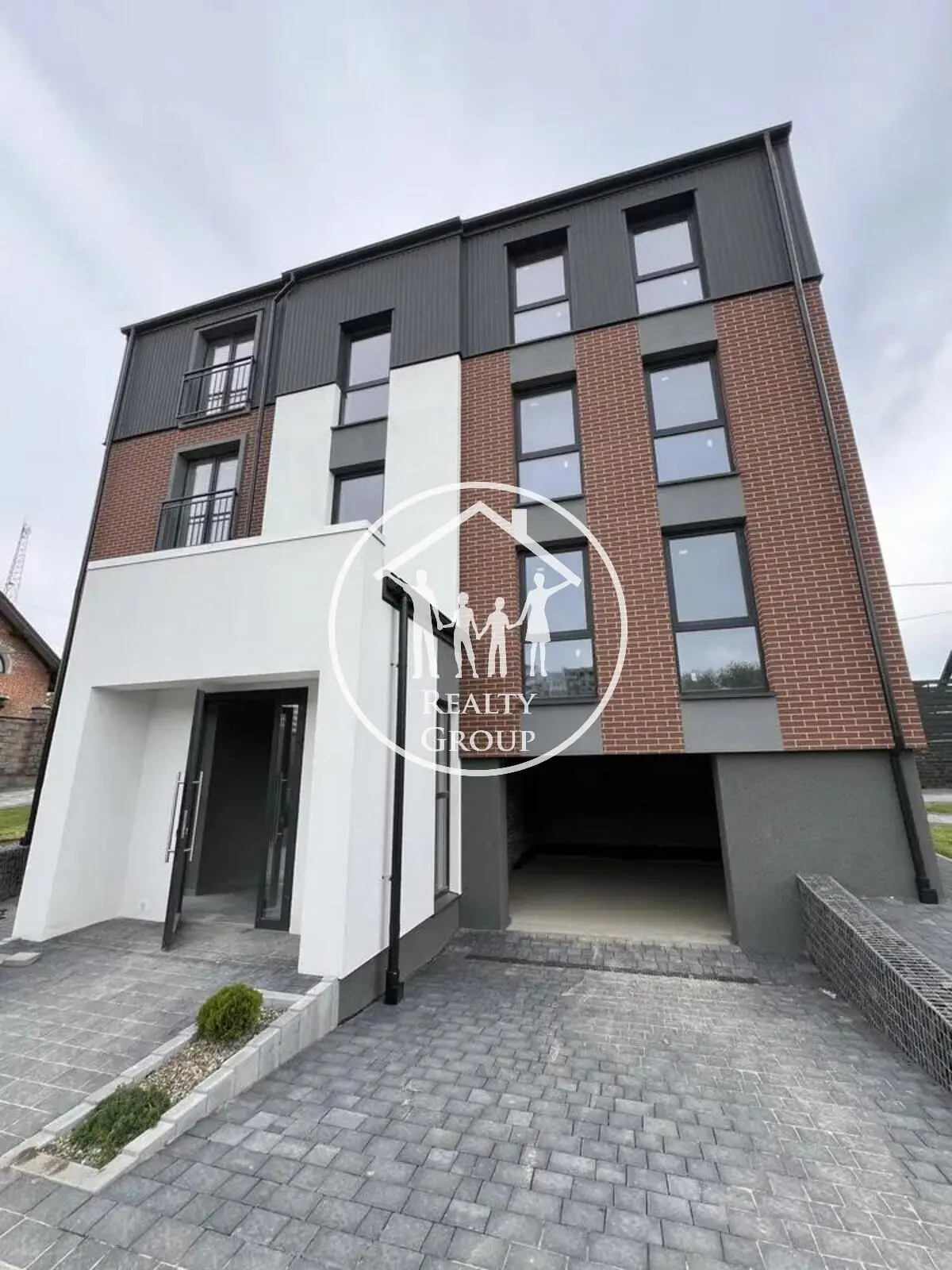 Фото Продаю 2 кімнатну квартиру, 129 кв. м, Принада вул.  Винники, ціна: 90000 $, код 1731