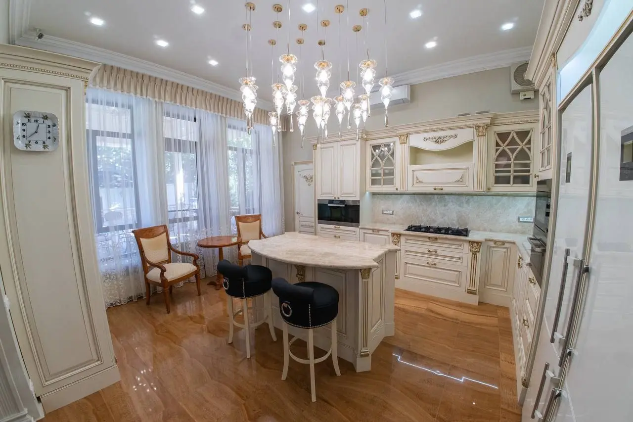 Фото Продаю будинок, 650 кв. м, Аркадіївський пров. 9 Одеса, ціна: 3000000 $, код 1733