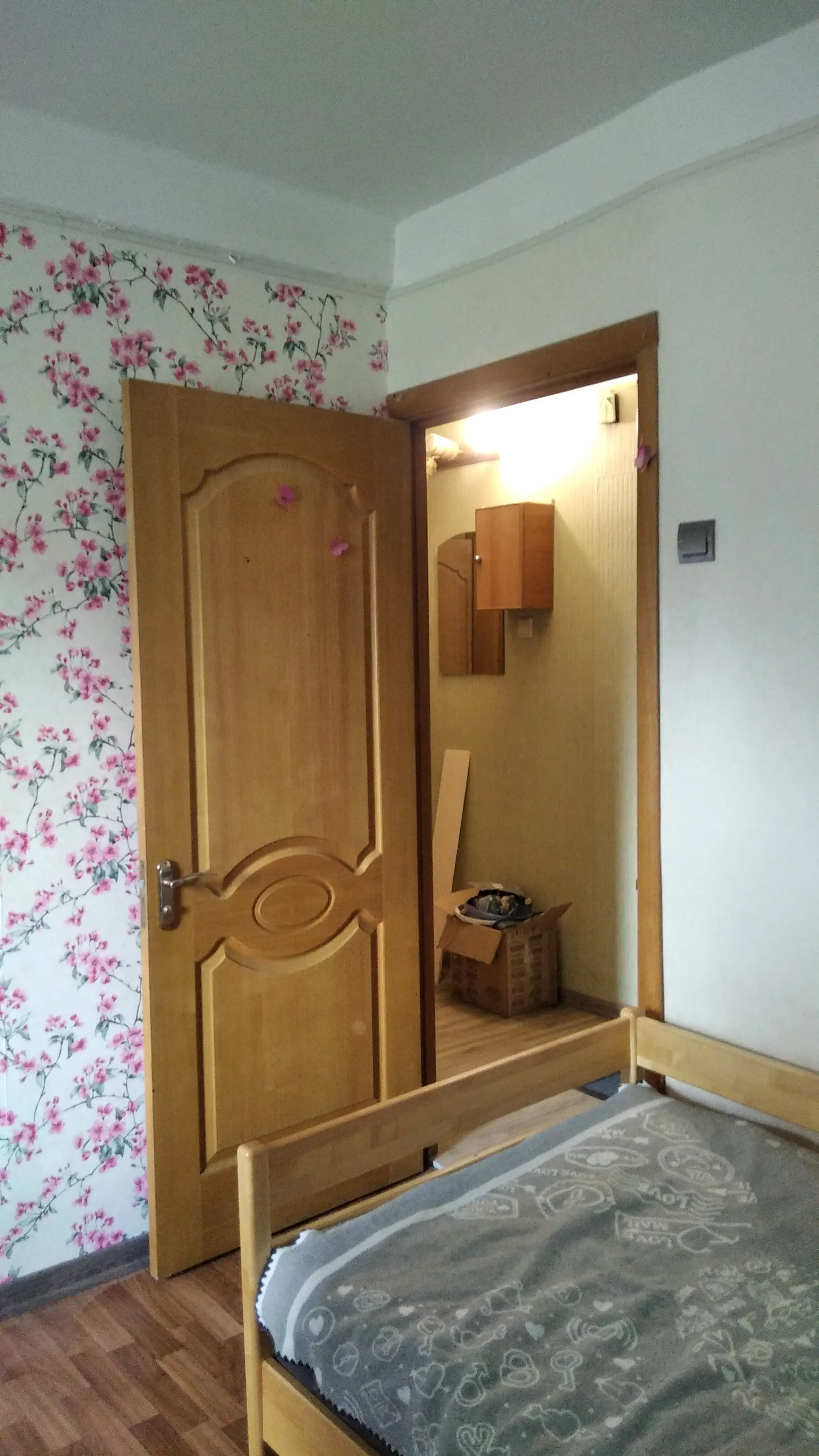 Фото Selling a 4-room apartment, 60 sq.m., Zhulya Verna boulevard (Romain Rolland Boulevard) 4 Kyiv, price: 61000 $, code 1743