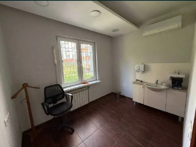 Фото Rent an office, Urlivska Street 34 Kyiv for long-term rent, price: 40000 грн, code 1756