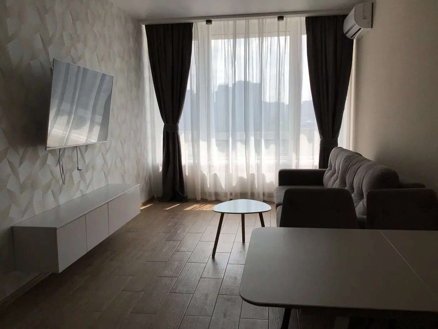 Фото Зняти 1 кімнатну квартиру, Зарічна вул.  Київ в довгострокову оренду, ціна: 27000 грн, код 1758
