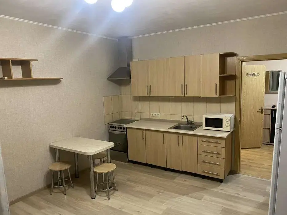 Фото Зняти 2 кімнатну квартиру, Харківське шосе 152 Київ в довгострокову оренду, ціна: 14500 грн, код 1774