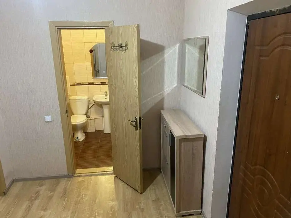Фото Зняти 2 кімнатну квартиру, Харківське шосе 152 Київ в довгострокову оренду, ціна: 14500 грн, код 1774