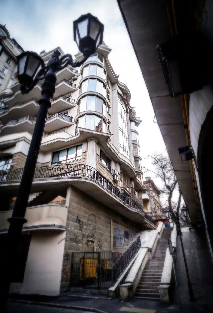 Фото Rent a 1-room apartment, Zhukovskoho Street 10 Odesa for long-term rent, price: 1400 $, code 1777