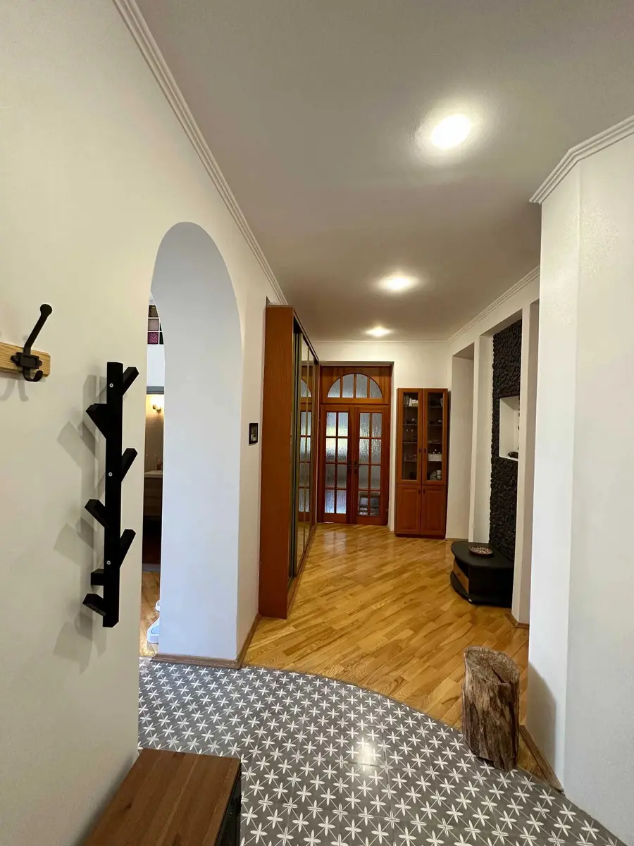 Фото Selling a 4-room apartment, 110 sq.m., Aviakonstruktora Antonova Street  Kyiv, price: 125000 $, code 1802