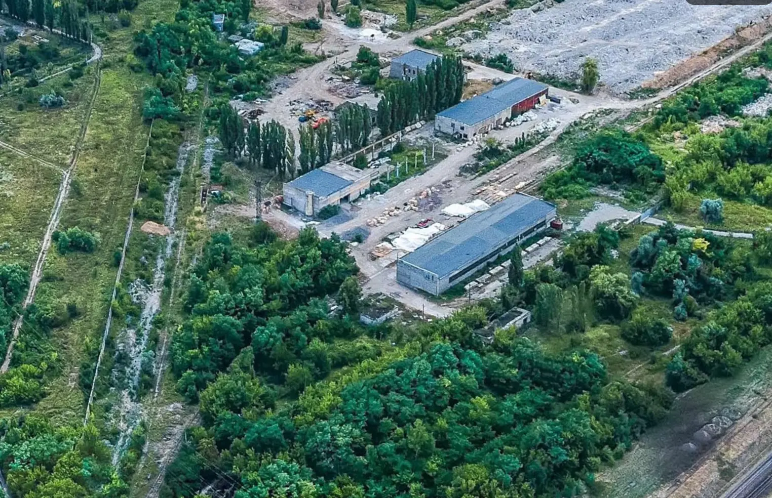 Фото Продаю склад, 1330 кв. м, Центральная ул.  Синельниково, цена: 55000 $, код 1813
