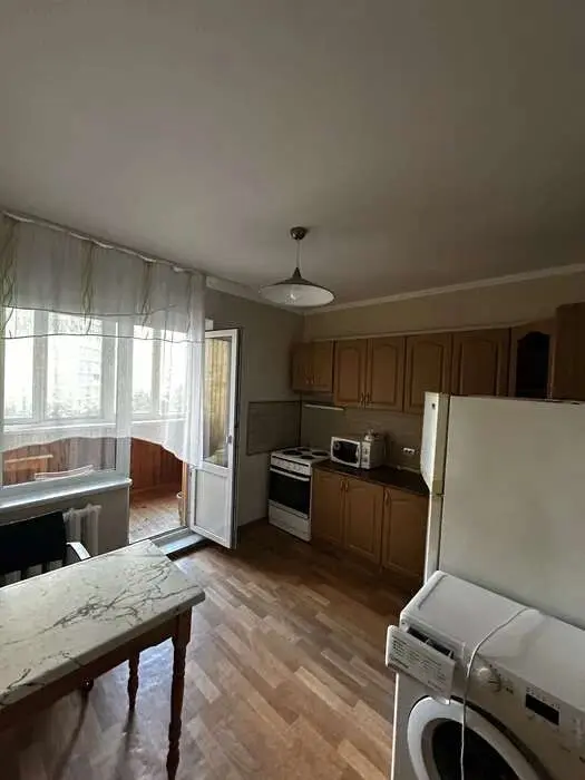 Фото Зняти 1 кімнатну квартиру, Драгоманова вул. 12 Київ в довгострокову оренду, ціна: 15000 грн, код 1820