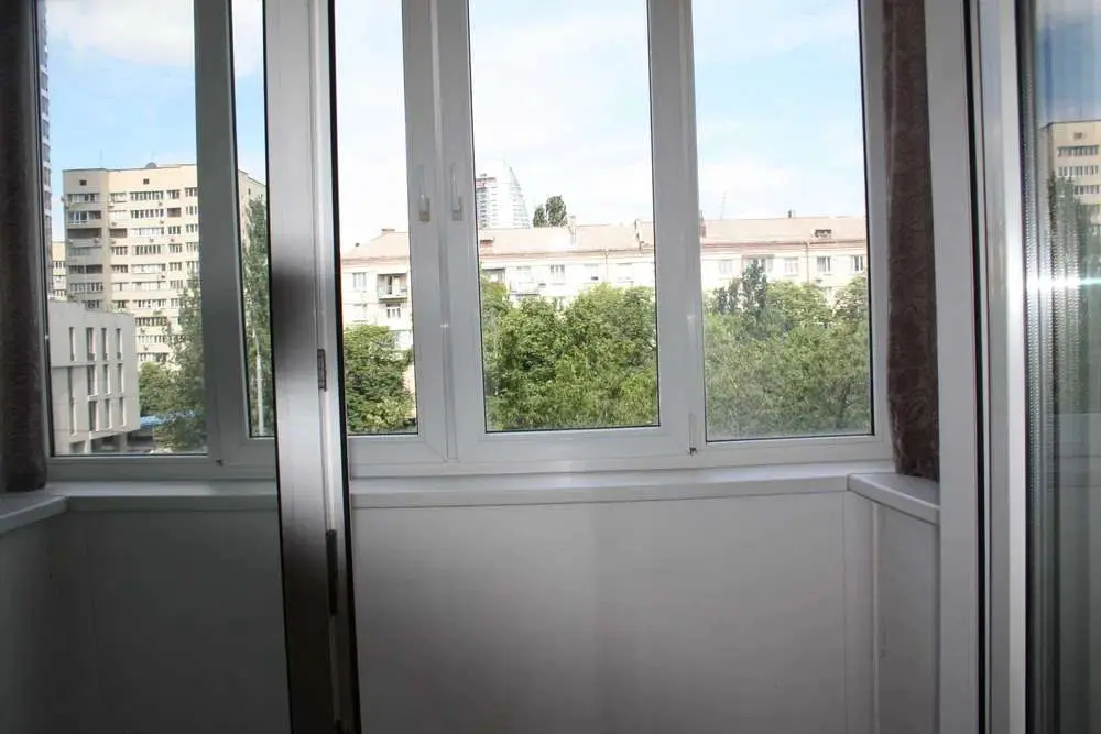 Фото Продаю 2 кімнатну квартиру, 49 кв. м, Дружби Народів бульв. 18/7 Київ, ціна: 90000 $, код 1895