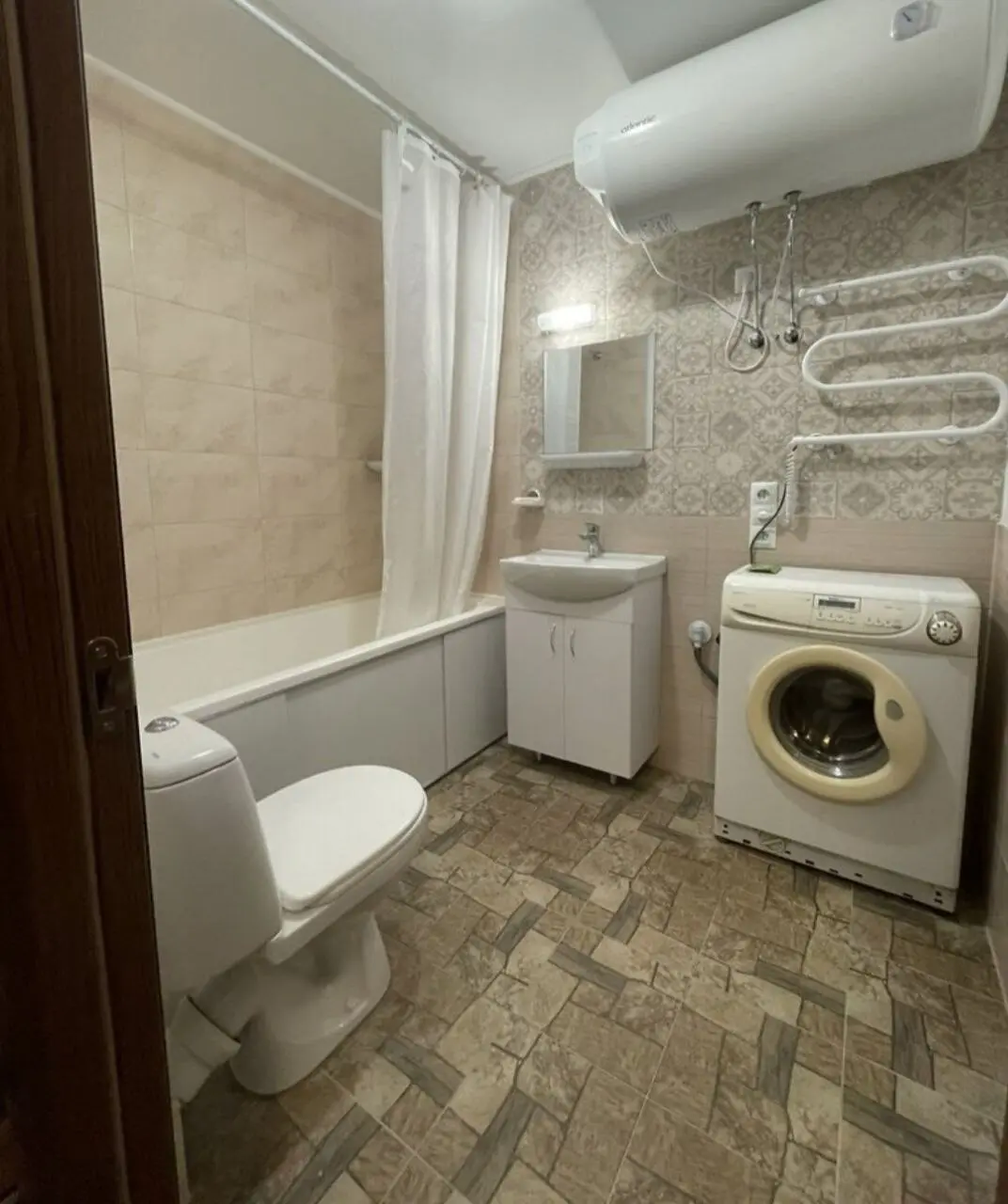 Фото Rent a 2-room apartment, Krakivska Street 18 Kyiv for long-term rent, price: 18000 грн, code 1908
