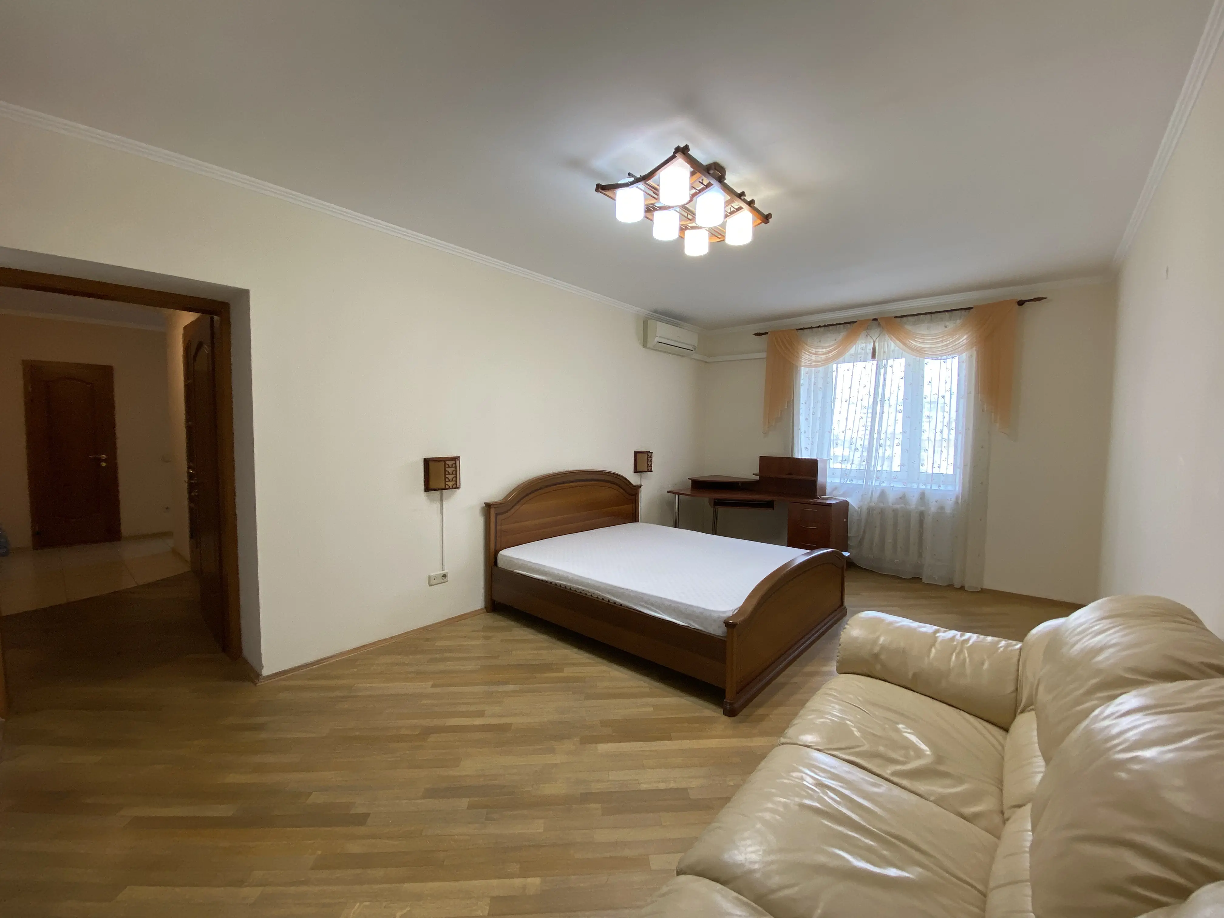 Фото Selling a 2-room apartment, 79 sq.m., Sribnokilska Street 24 Kyiv, price: 120000 $, code 1909
