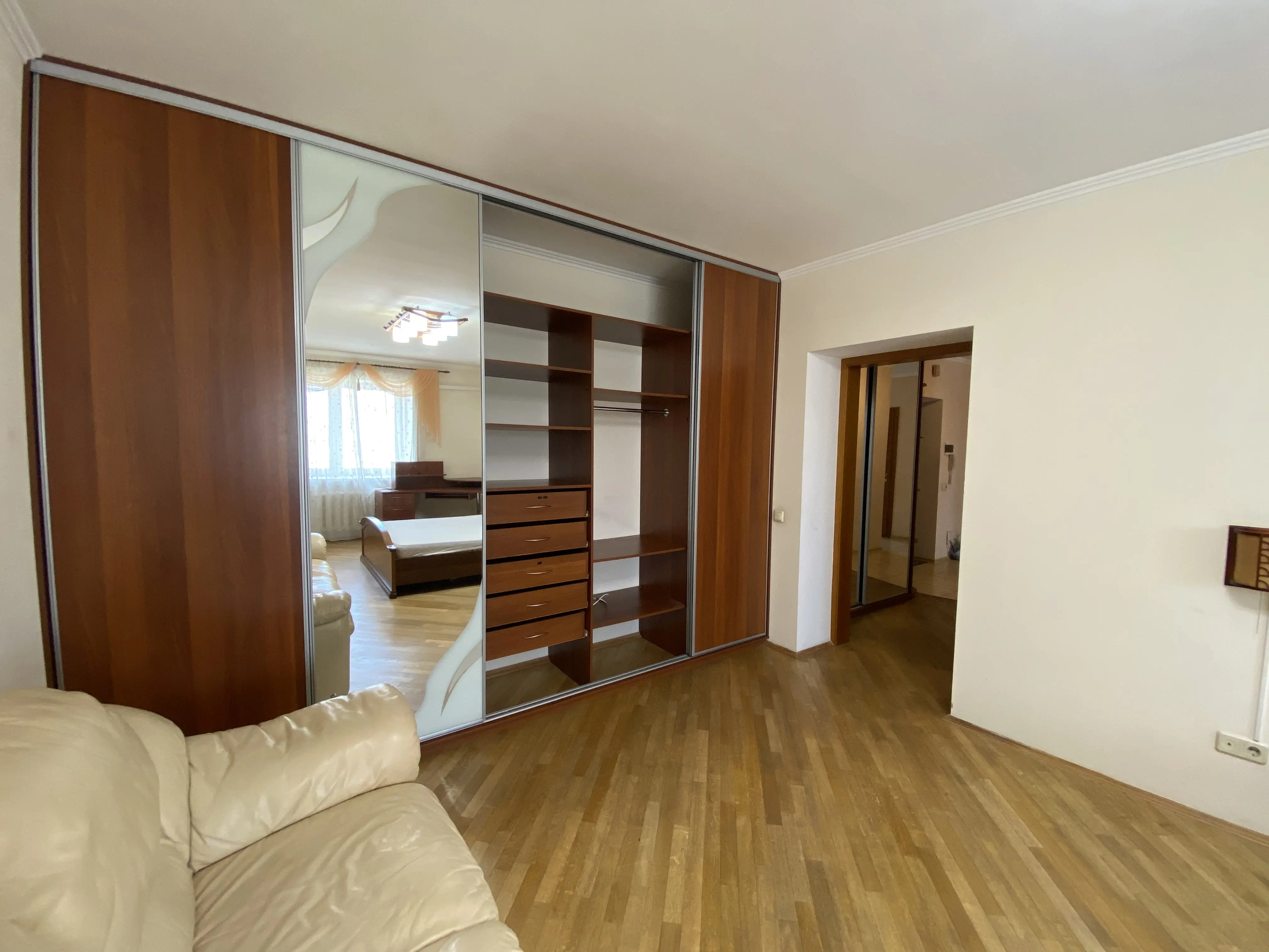 Фото Selling a 2-room apartment, 79 sq.m., Sribnokilska Street 24 Kyiv, price: 120000 $, code 1909