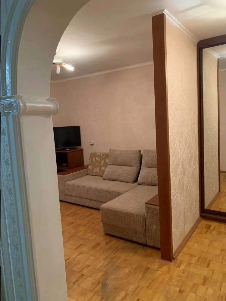 Фото Зняти 1 кімнатну квартиру, Ревуцького вул. 18 Київ в довгострокову оренду, ціна: 14000 грн, код 1910