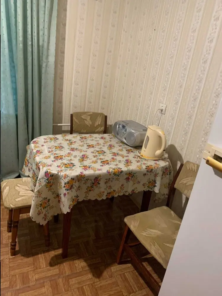 Фото Зняти 1 кімнатну квартиру, Ревуцького вул. 18 Київ в довгострокову оренду, ціна: 14000 грн, код 1910