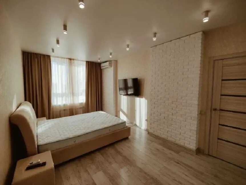 Фото Rent a 1-room apartment, Dragomanova Street 8 Kyiv for long-term rent, price: 21500 грн, code 1929