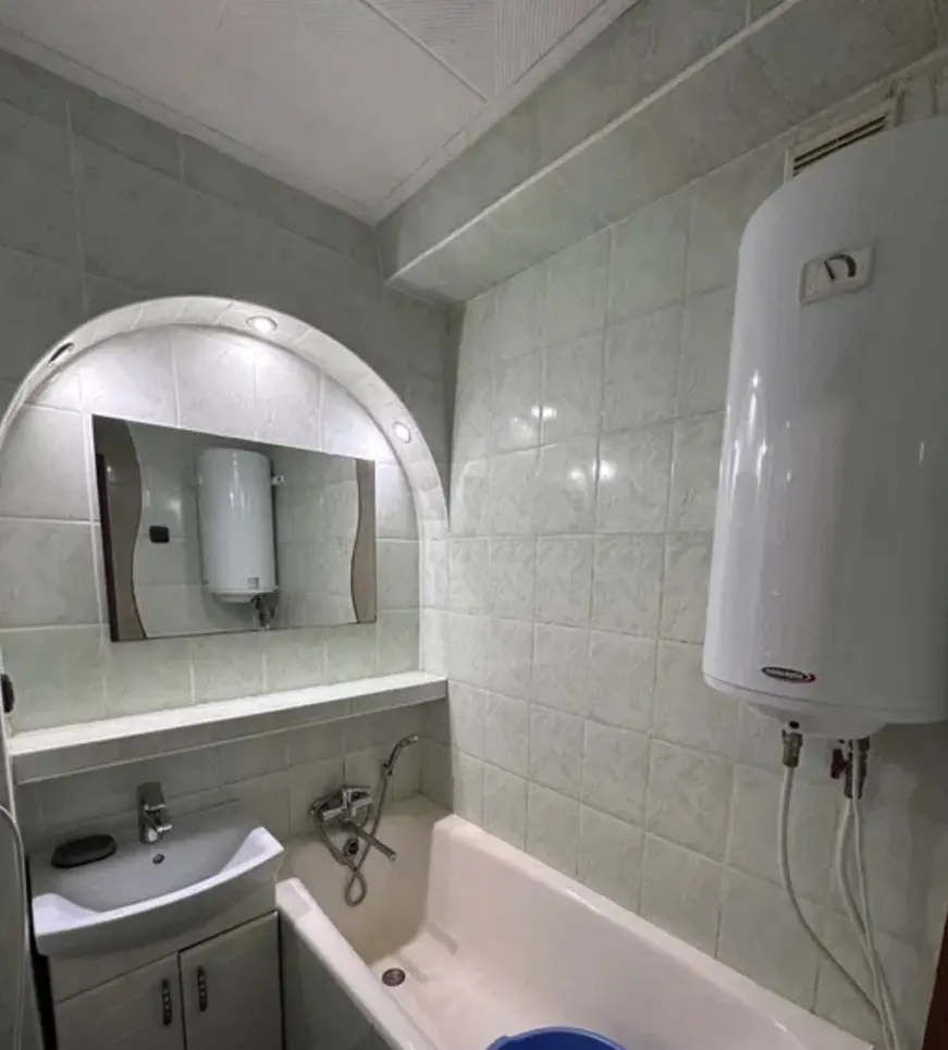 Фото Продаю 2-комнатную квартиру, 46 кв. м, Литвиненко-Вольгемут ул. 1б Киев, цена: 66000 $, код 1936