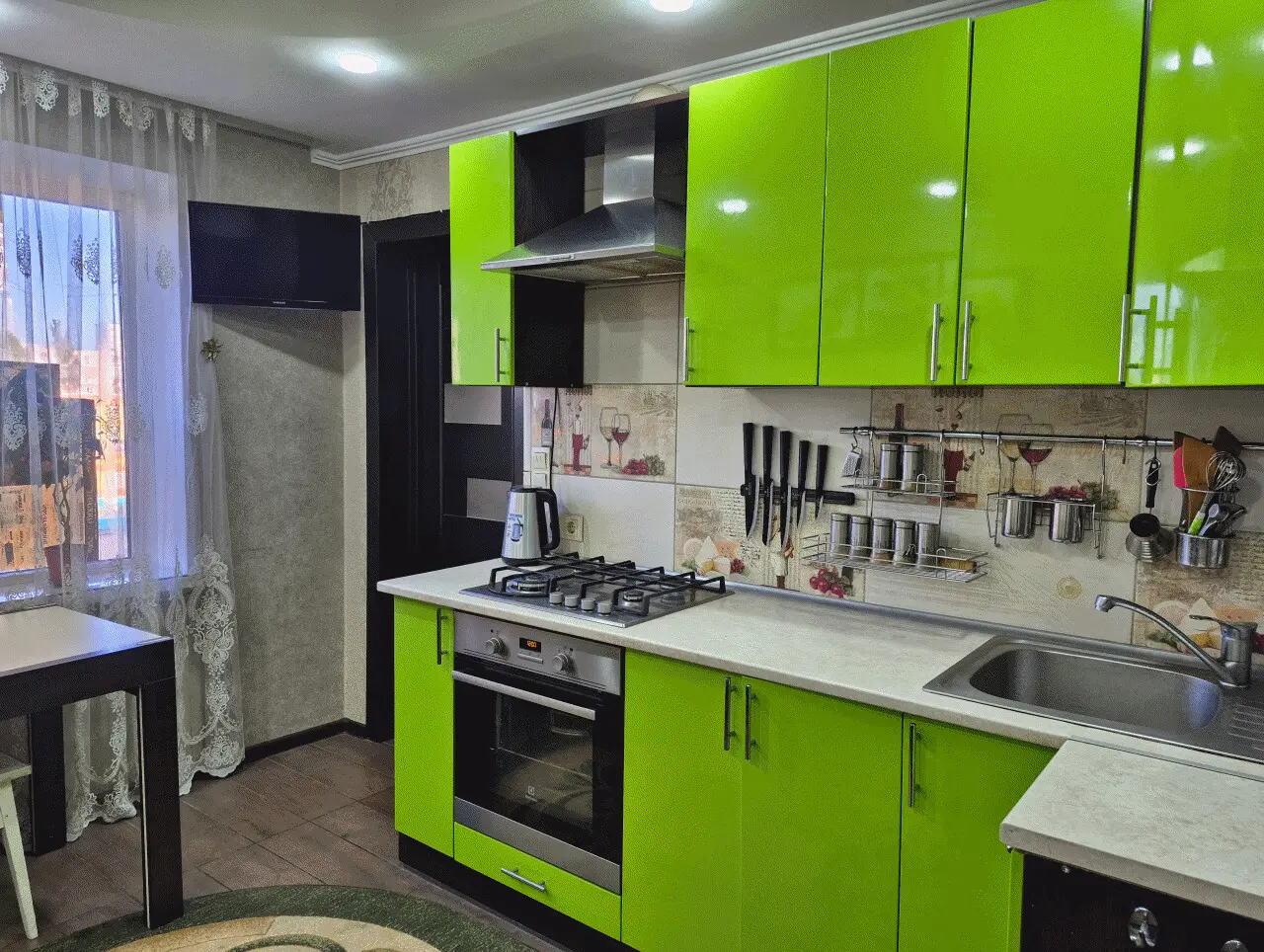 Фото Selling a 1-room apartment, 40 sq.m., Yuriia Kondratiuka Street 4Б Kyiv, price: 45000 $, code 1940