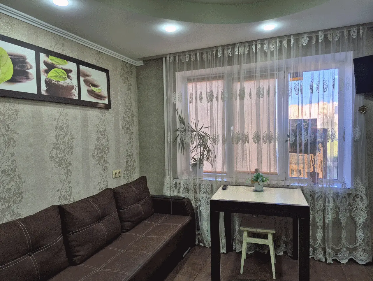 Фото Selling a 1-room apartment, 40 sq.m., Yuriia Kondratiuka Street 4Б Kyiv, price: 45000 $, code 1940