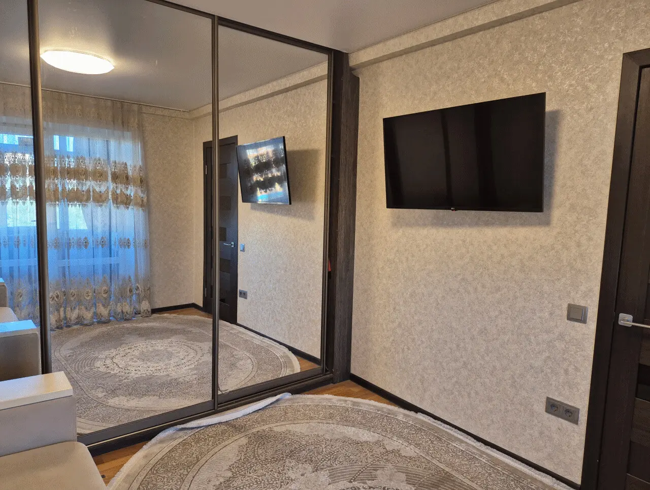Фото Selling a 1-room apartment, 40 sq.m., Yuriia Kondratiuka Street 4Б Kyiv, price: 45000 $, code 1940