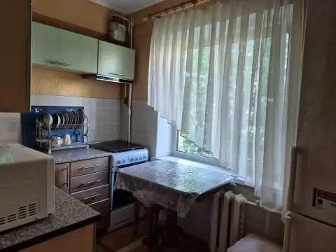 Фото Зняти 3 кімнатну квартиру, Ореста Левицького вул. (Академіка Курчатова) 4 Київ в довгострокову оренду, ціна: 15000 грн, код 1977