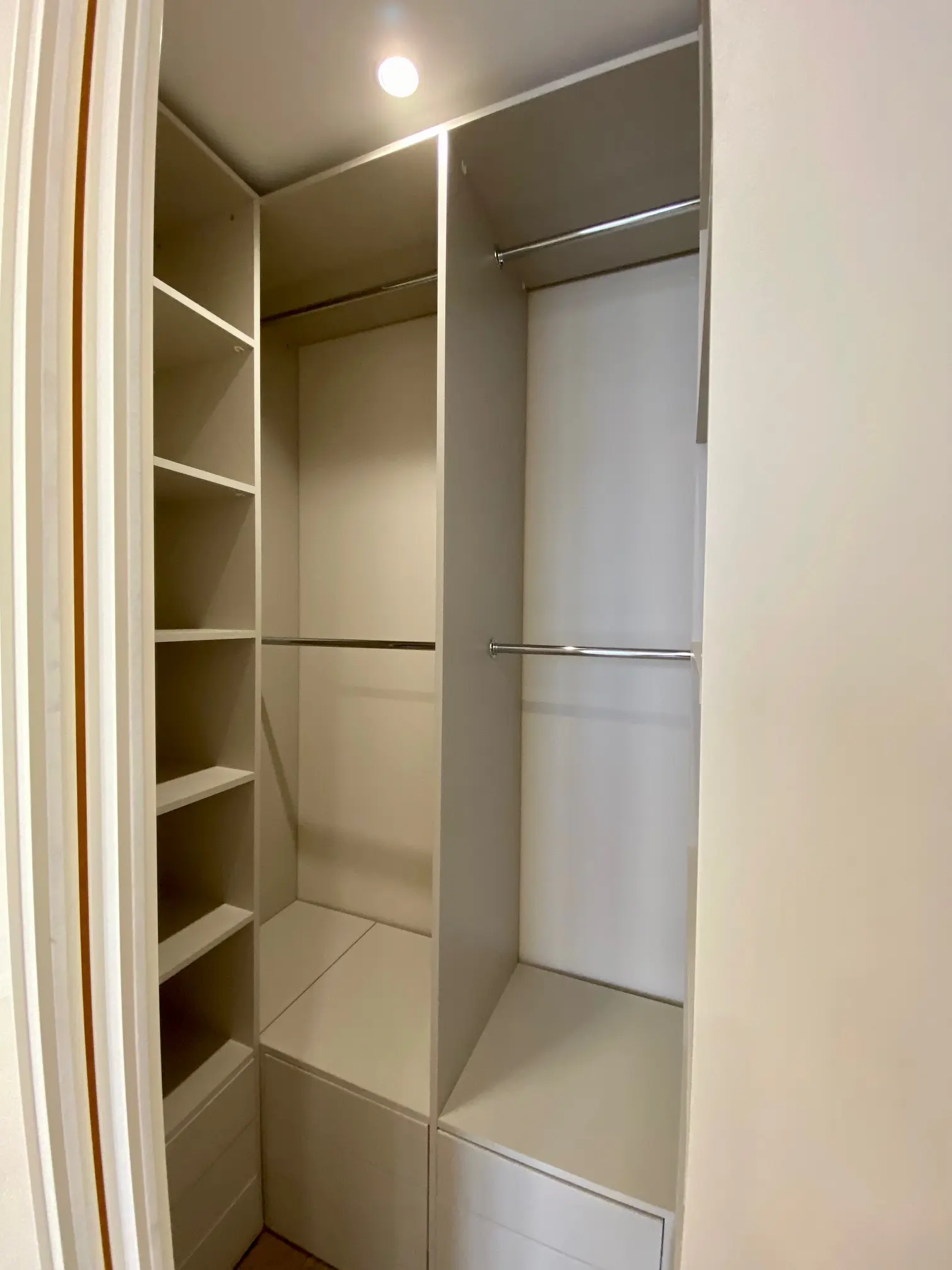 Фото Selling a 2-room apartment, 62 sq.m., Kakhovska Street 62а Kyiv, price: 110000 $, code 1993