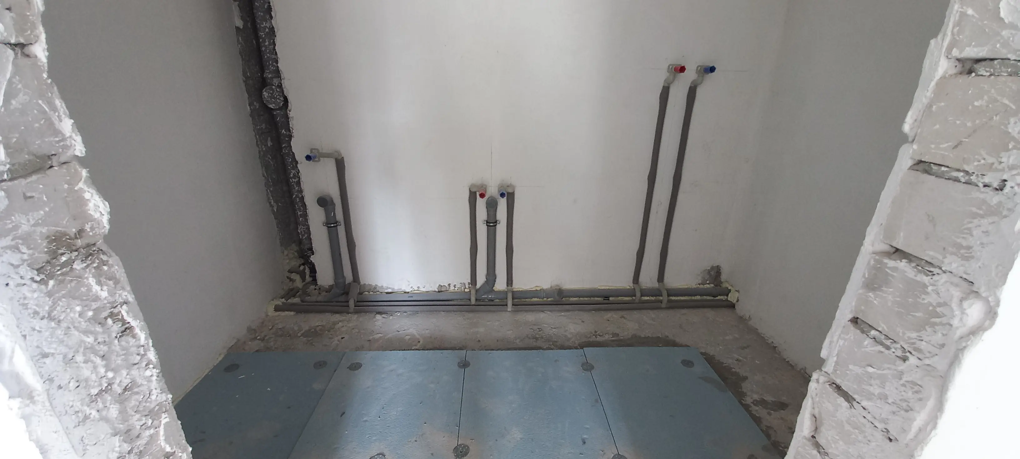 Фото Selling a 2-room apartment, 68 sq.m., Peremohy Avenue 86Б Kharkiv, price: 32000 $, code 2007