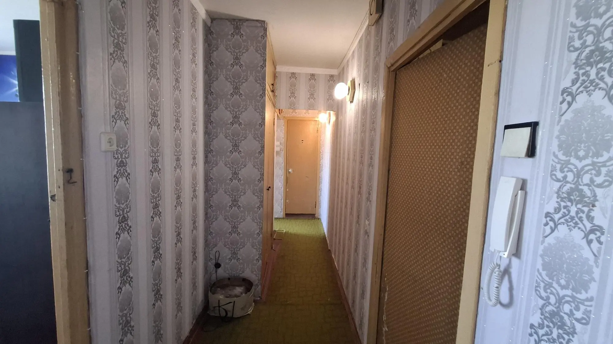 Фото Selling a 2-room apartment, 50 sq.m., Borzenka Street 3 Kharkiv, price: 24000 $, code 2009